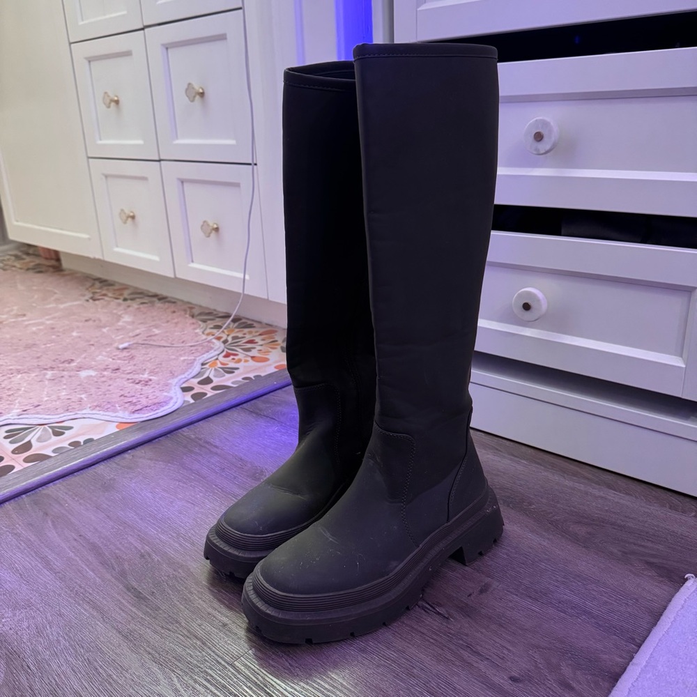 BOUTIQUE Olive Green Knee-High Chunky Sole Military Combat Flat Boots - Picture 9 of 11